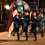 (FOTO) Obilježavanje Dana Republike: Položeni vijenci na spomenike, večeras svečana akademija